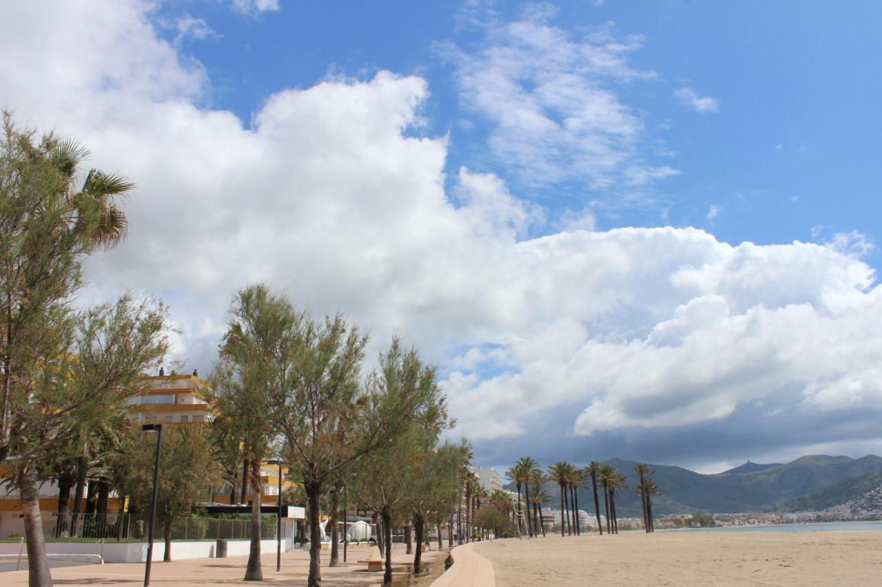 Beautiful Apartment 75M2 With View At The Beach, Pool, Parking Roses Extérieur photo
