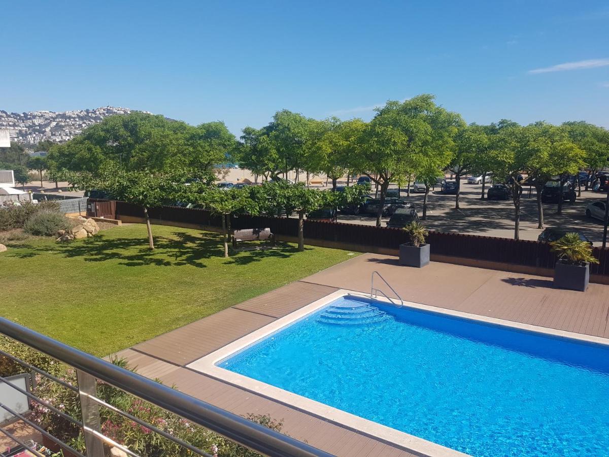 Beautiful Apartment 75M2 With View At The Beach, Pool, Parking Roses Extérieur photo