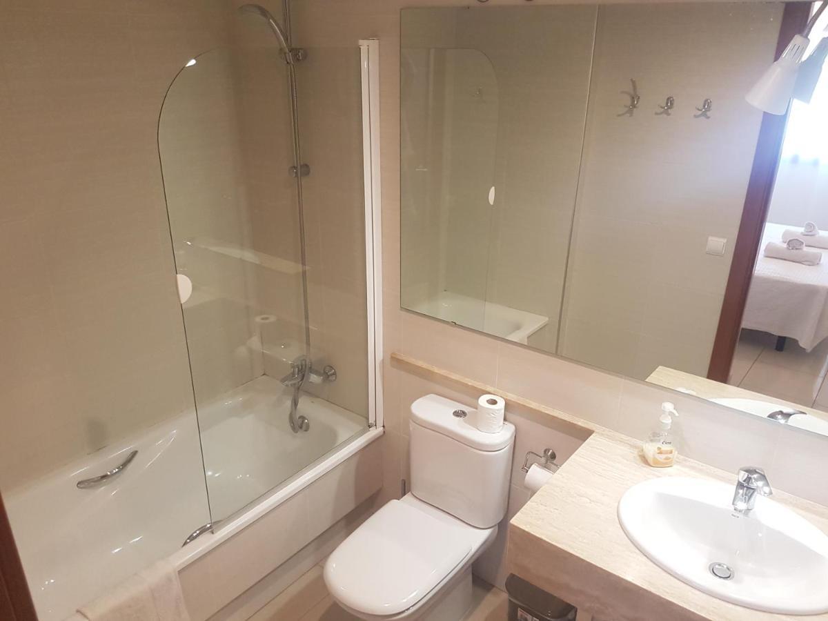 Beautiful Apartment 75M2 With View At The Beach, Pool, Parking Roses Extérieur photo