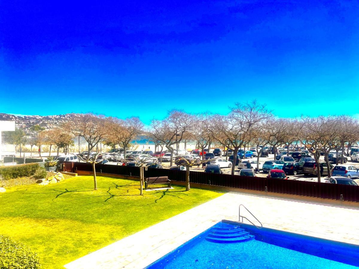 Beautiful Apartment 75M2 With View At The Beach, Pool, Parking Roses Extérieur photo